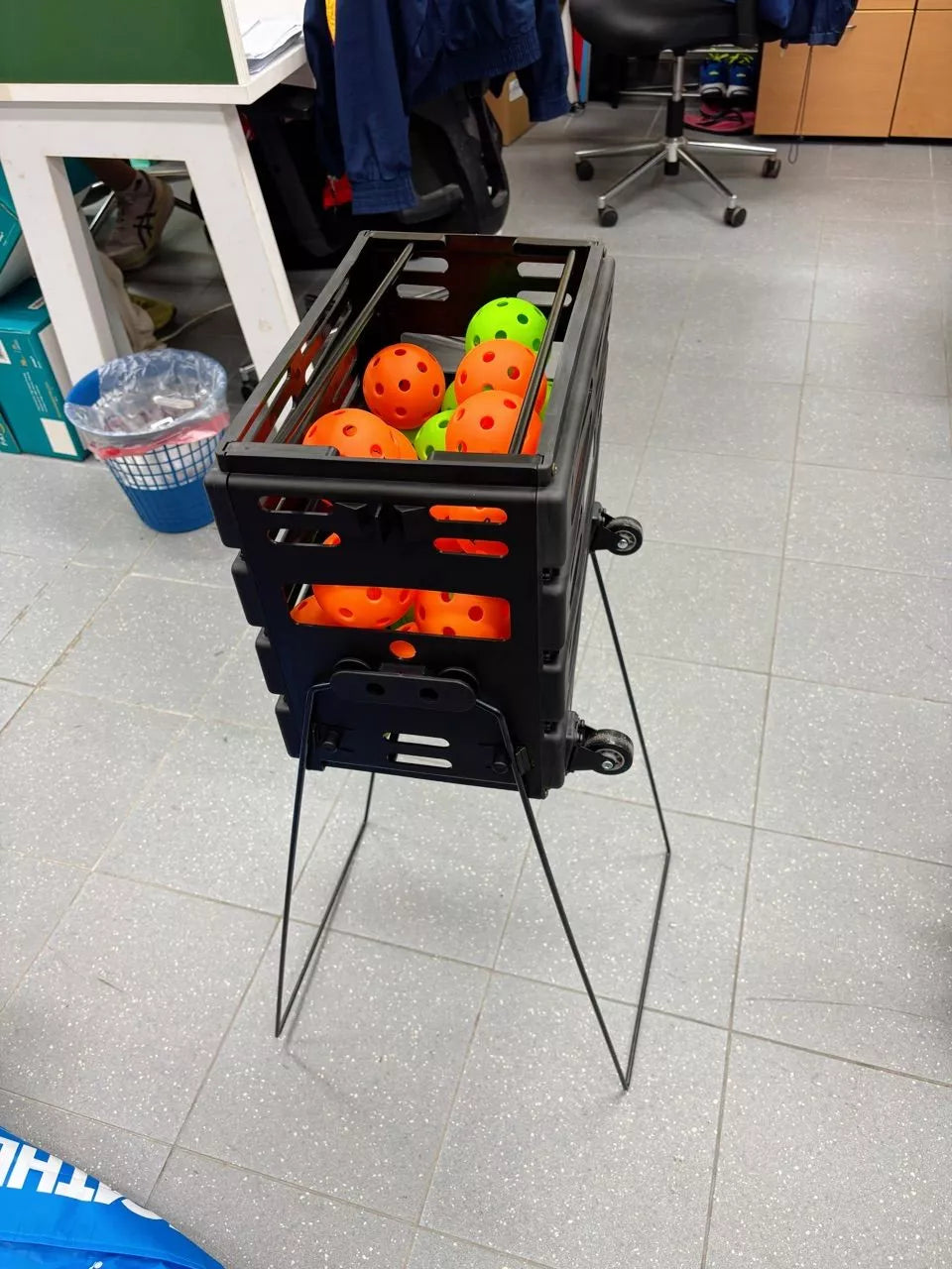3-in-1 Ball Picker Stand